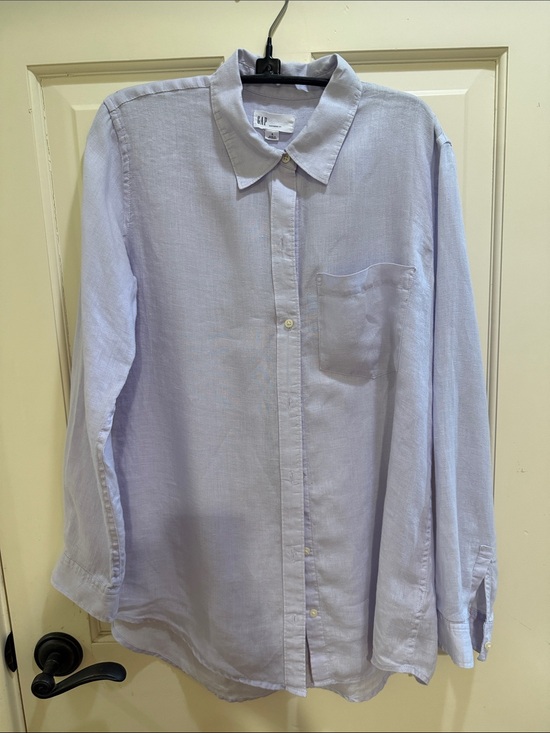 GAP Tops - GAP lilac linen shirt
